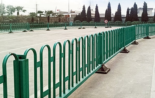 公路護欄