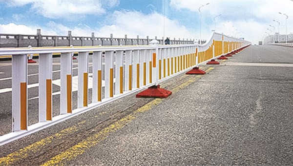 公路（lù）護欄